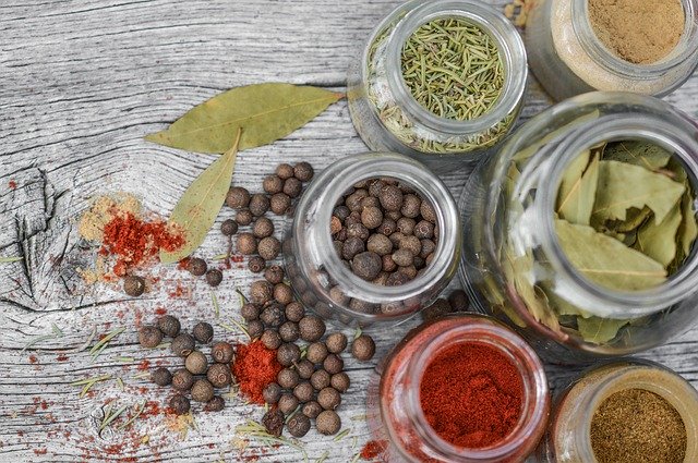 Minum jamu boleh tapi harus perhatikan kondisi kesehatan (Foto: Pixabay/monicore)