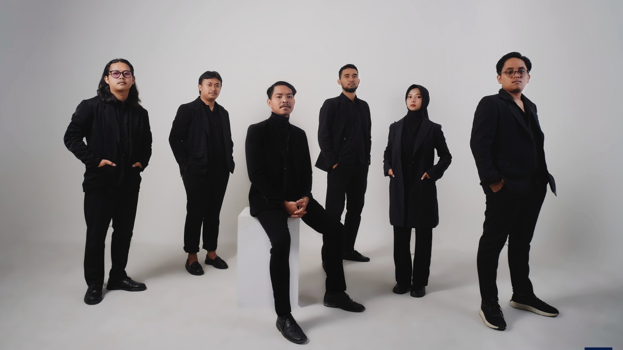 Kehampaan dalam Hitam-Putih, Kataswara Persembahkan Single 'Menyesal Baca Berita'