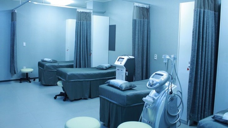 Pasien COVID-19 Tewas Usai Keluarga Cabut Ventilator untuk Menyalakan AC