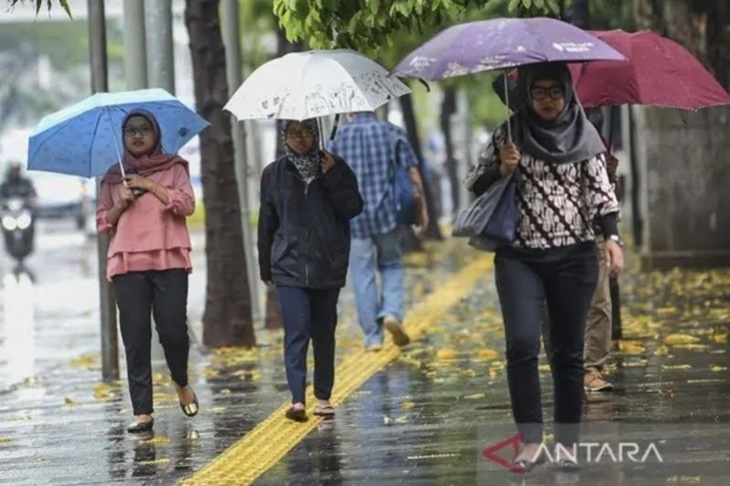 Sejumlah Provinsi Indonesia Berpotensi Diselimuti Hujan dan Angin Kencang