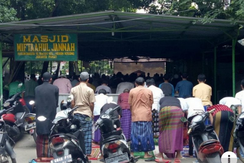 Satpol PP Sampai TNI-Polri Awasi Masjid yang Pekan Lalu Masih Gelar Salat Jumat