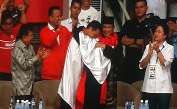 Peluk Jokowi dan Prabowo Bersamaan, Hanifan: Pencak Silat Tidak Ada Politik-Politikan