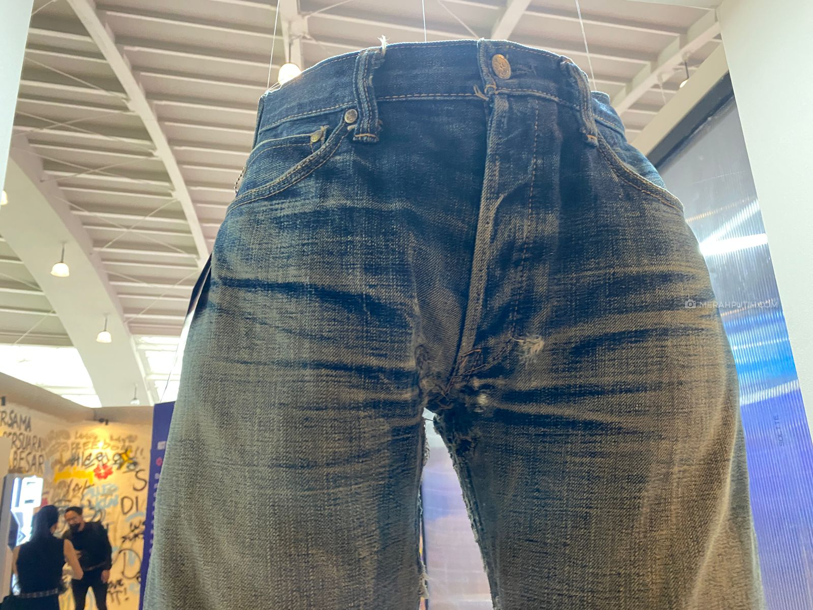 jeans