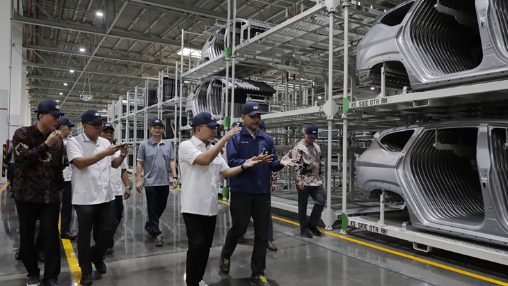 Kunjungi Pabrik Hyundai, Zulhas: Indonesia Bisa Jadi Eksportir Mobil Listrik