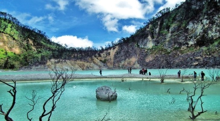kawah putih ciwidey
