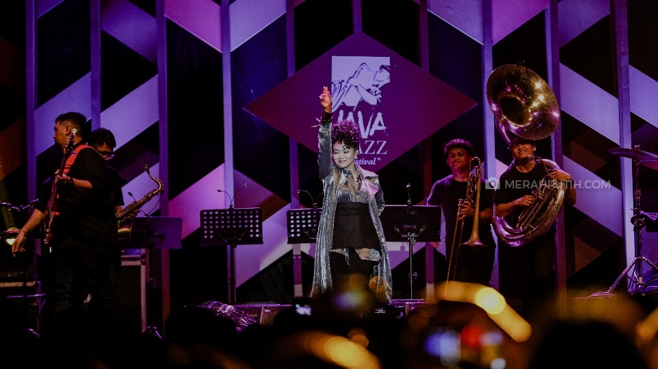 Penyanyi Yura Yunita Tampil di Panggung Java Jazz Festival 2020