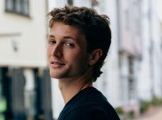 Lirik Comedown Yang Tawarkan Potret Kuat Tentang Puncak Cinta