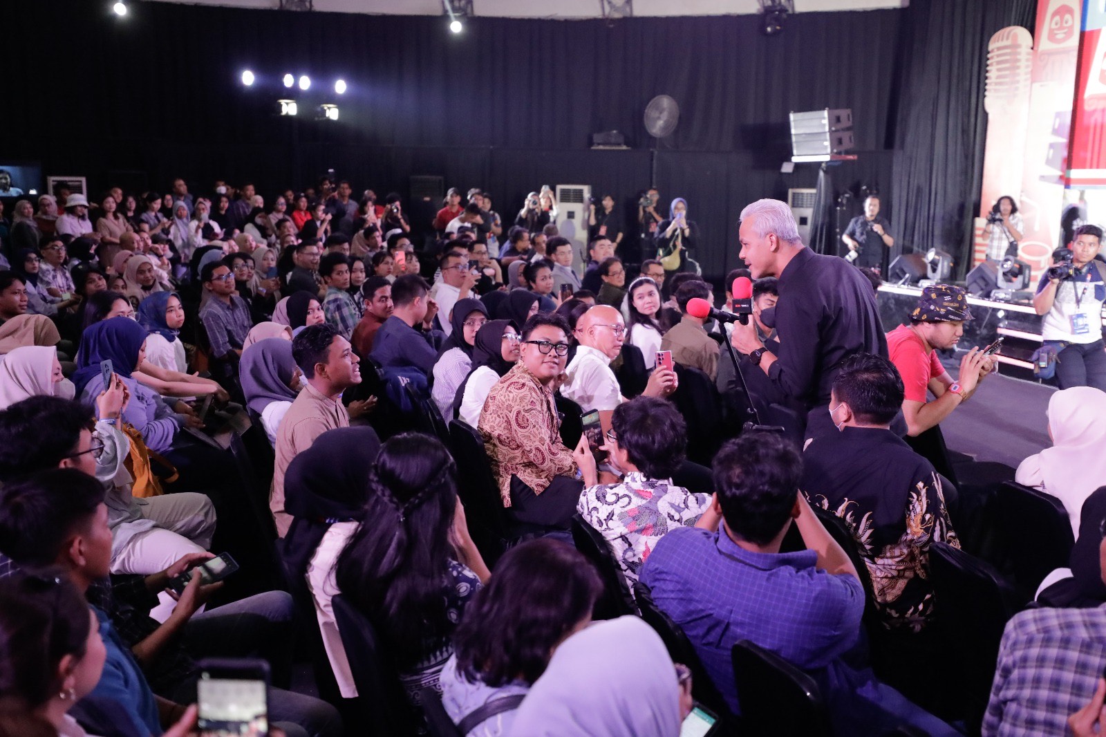 Ganjar Bicara Kesehatan Mental dan Kamus Gaul di Hadapan Anak Muda
