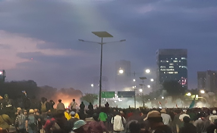 Kerusuhan di Jalan Gatot Subroto 