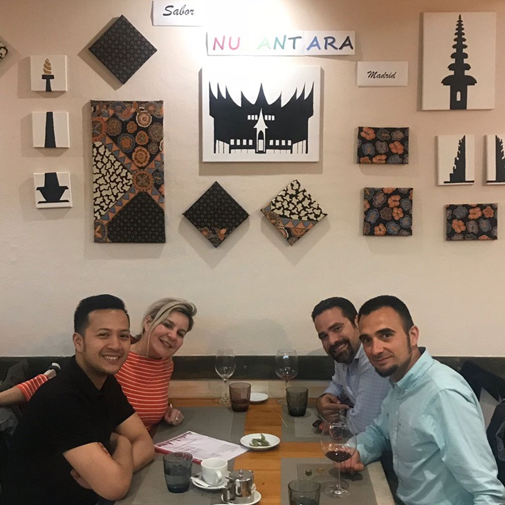 Pengunjung berfoto di Restoran Sabor Nusantara. (Foto: instagram.com/fashranfauzi)