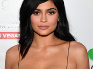 Selamat! Kylie Jenner Hamil