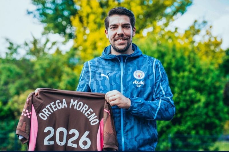 Stefan Ortega akan Berseragam Manchester City Hingga 2026