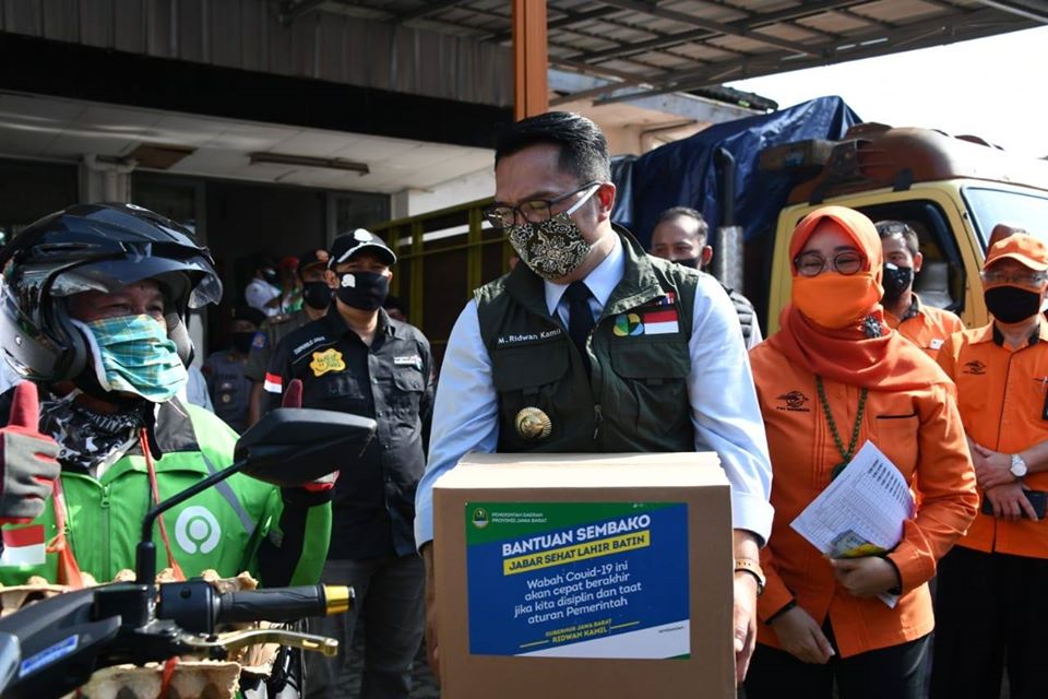 Pemprov Jabar Mulai Bagikan Bansos untuk Warga Terdampak COVID-19