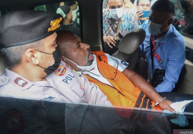 OC Kaligis Jadi Kuasa Hukum Lukas Enembe
