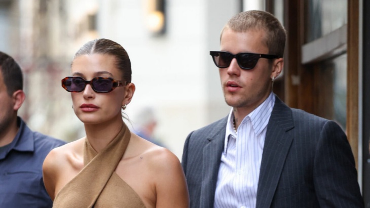 Streetstyle ala Justin dan Hailey Bieber saat Temui Presiden Prancis