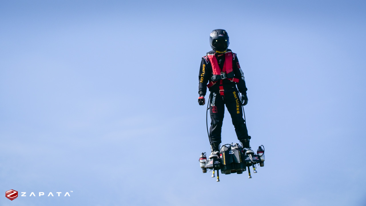 Flying Soldier Mencoba Sebrangi Perairan Inggris Menggunakan Hoverboard