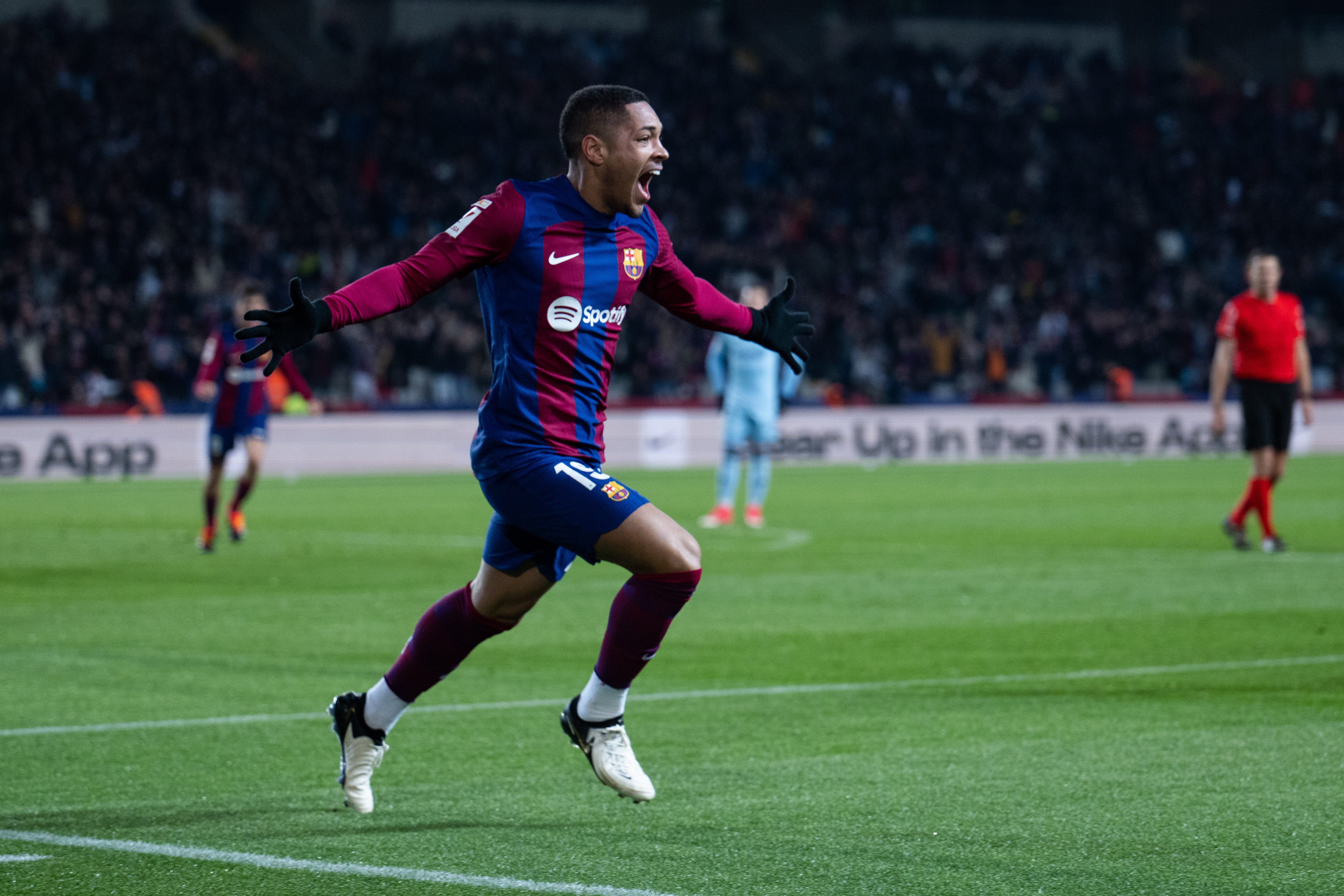 Tak Kunjung Bermain, Vitor Roque Ingin Tinggalkan Barcelona
