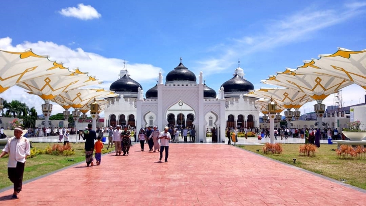 Empat Manfaat Wisata Religi