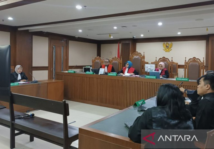 Kursi Terdakwa Sidang Perdana Ammar Zoni Dkk di PN Jakpus Kosong