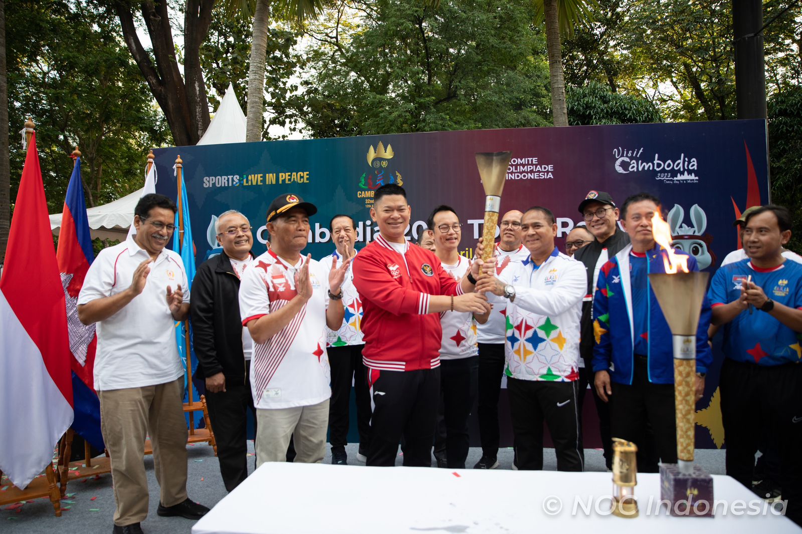 Gelar Pawai Obor, Ketum NOC Optimistis Indonesia Menang di SEA Games 2023