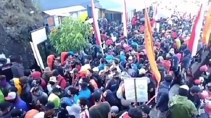 Antisipasi Peserta Upacara Gunung Lawu Membludak, Pendaki Dibatasi Maksimal 350 Orang