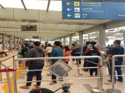 Ada Pemeriksaan Rapid Test Antigen, Penumpang Menumpuk di Stasiun Pasar Senen