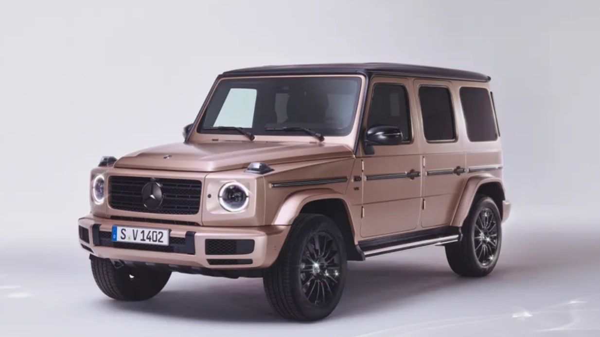 Mercedes-Benz Rilis G-Wagon Berkelir Rose Gold dan Berlian