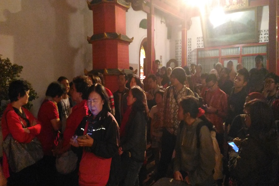 Pengunjung Kelenteng Satya Budhi