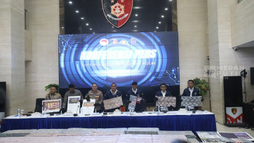 Bareskrim Polri Rilis Kasus Akses Ilegal dan Pencucian Uang Judi Online di Jakarta 