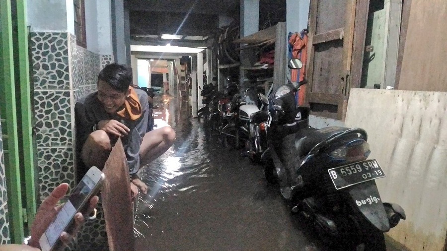 Banjir Kebayoran Baru. (Twitter via TMC Polda Metro Jaya)