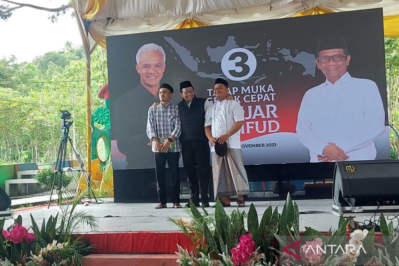 Mahfud MD Janjikan Kesejahteraan Bagi Guru Ngaji