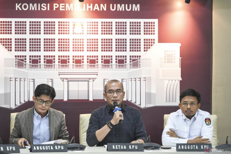 Anies dan Ganjar Daftar di Hari Pertama Pendaftaran Capres-Cawapres