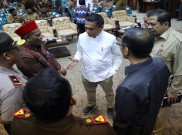 Gubernur Aceh Irwandi Yusuf Bungkam Saat Tiba di Gedung KPK