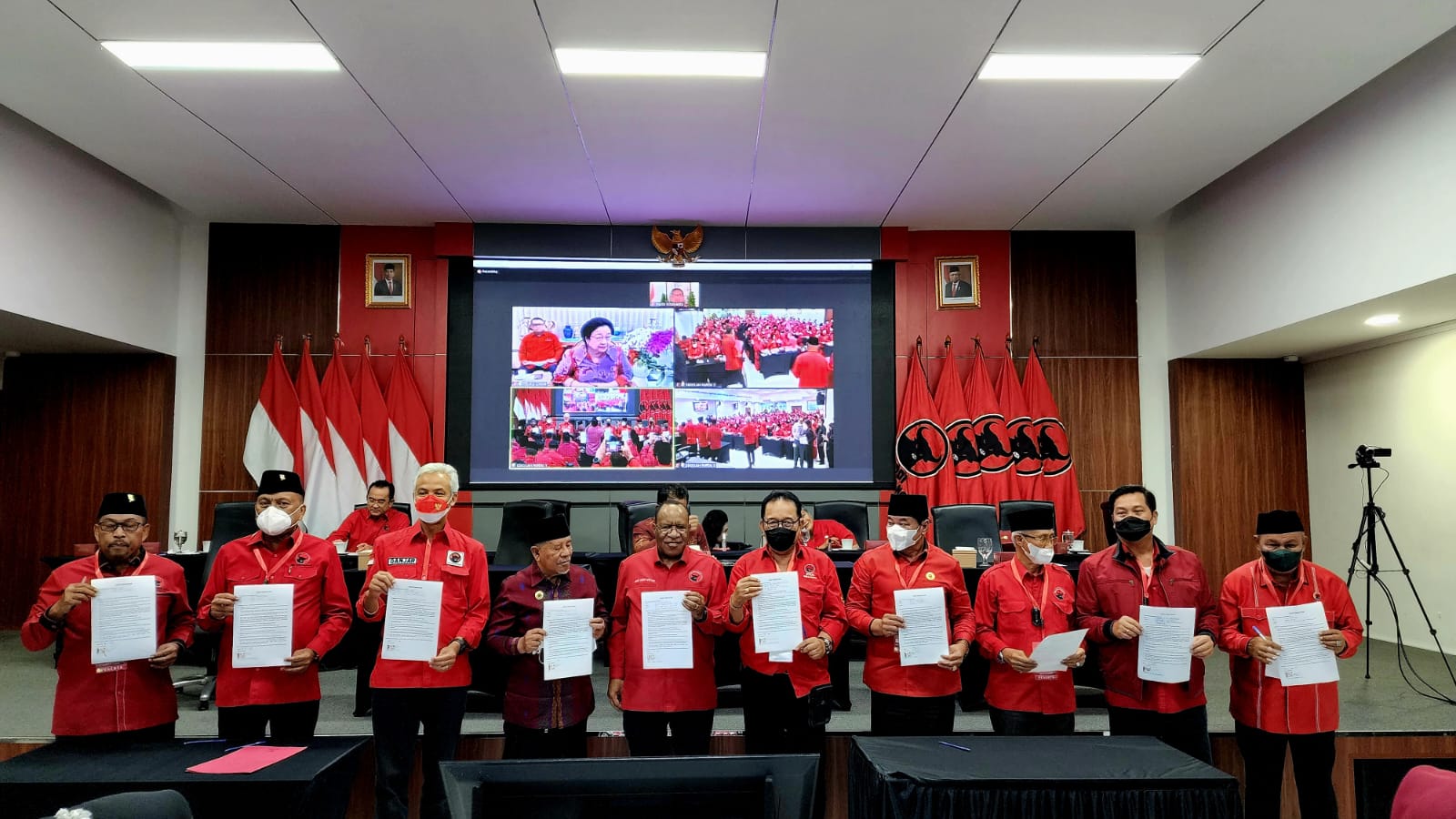 Seluruh Kepala Daerah PDIP Teken Surat Pernyataan di Hadapan Megawati
