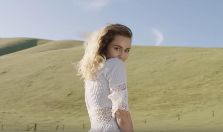 Miley Cyrus Kena Gugat, Lagu 'Flowers' Dianggap Tiru 'When I Was Your Man' Bruno Mars