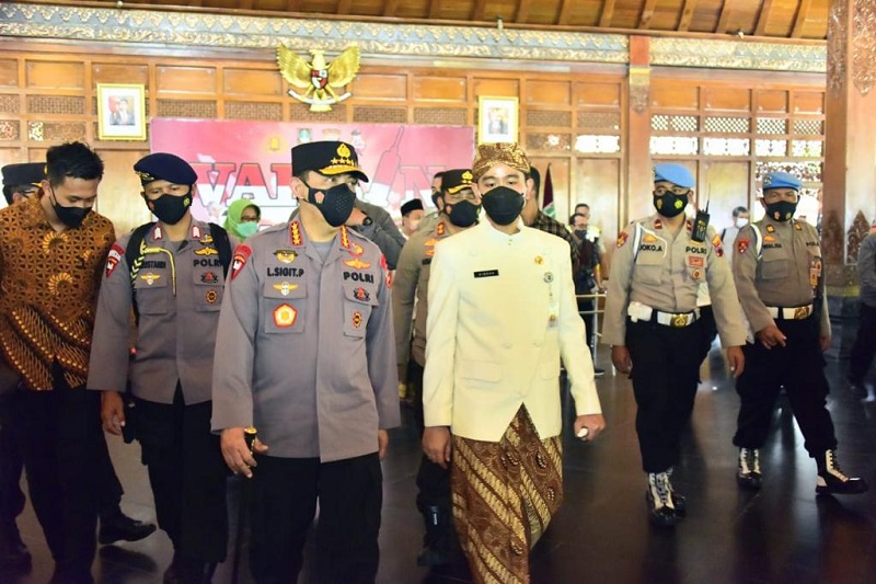 Kapolri Tegaskan Pemulihan COVID-19 Berpengaruh Pada Pemulihan Ekonomi