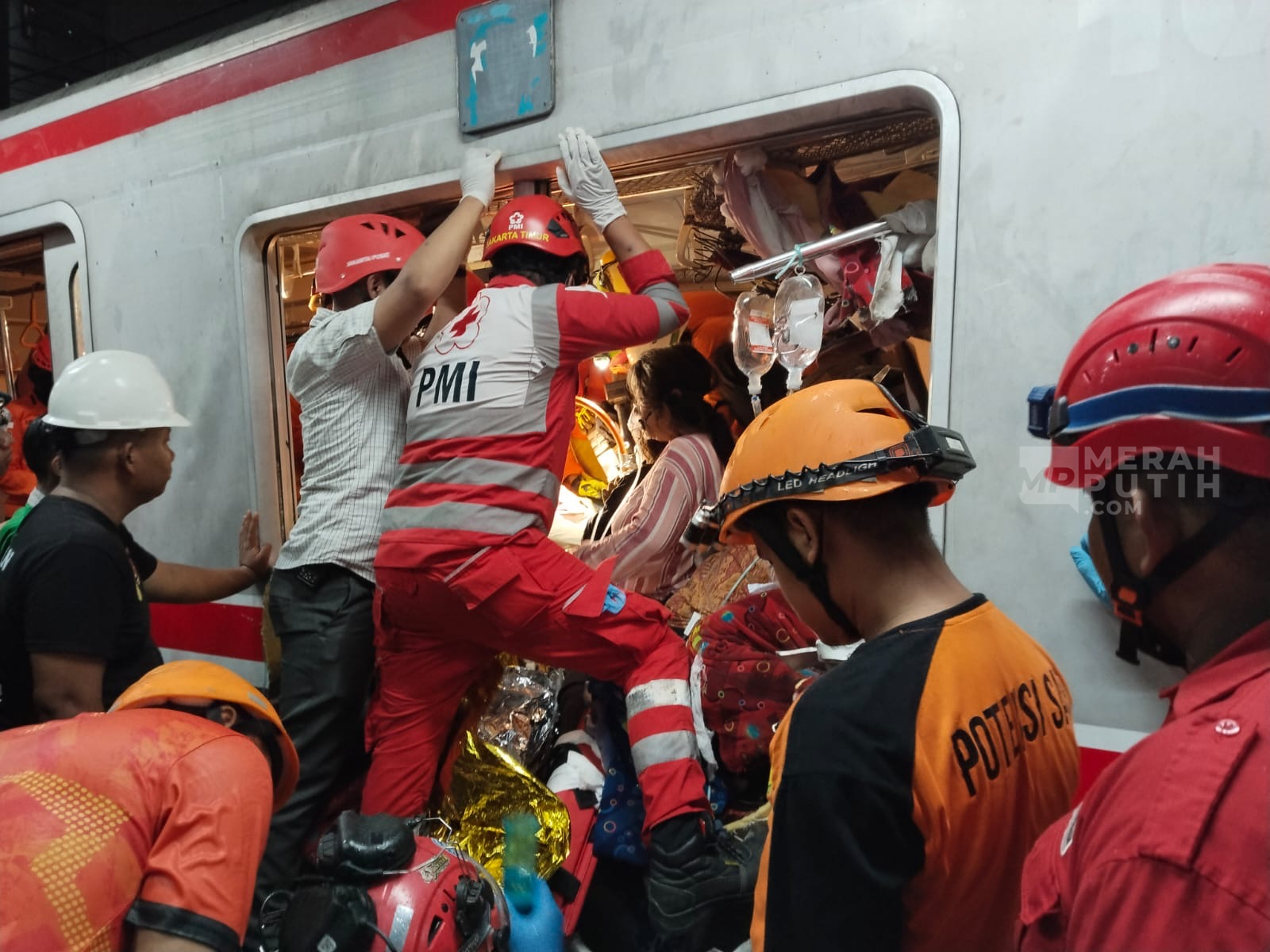 Sopir Taksi Green SM yang Diduga Picu Kecelakaan Kereta Maut di Bekasi Ditahan Polisi