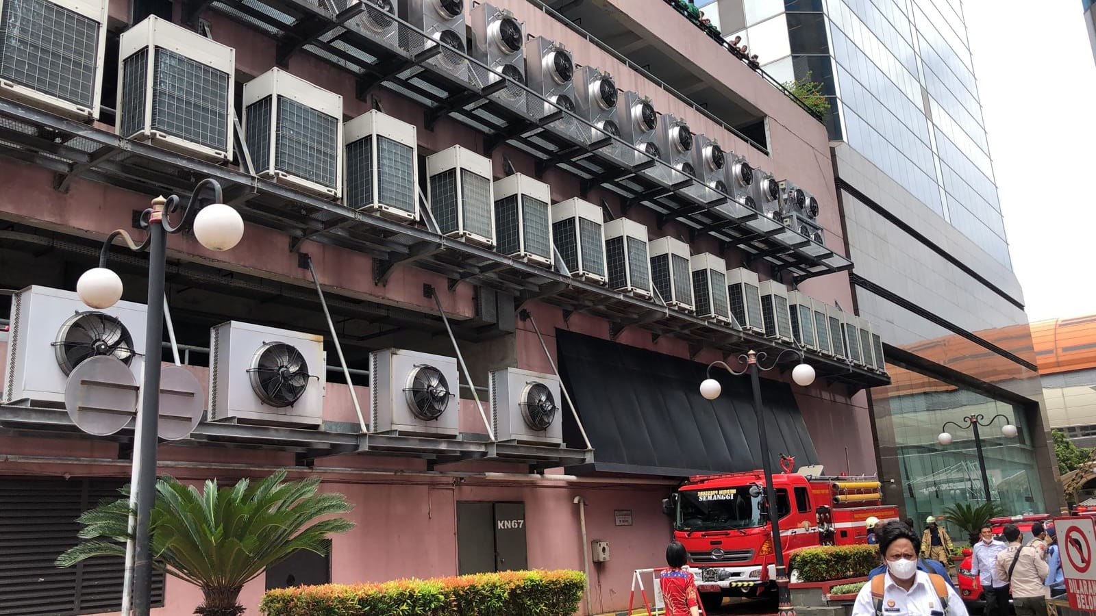 Gedung Sentra Mulia Kemenkumham Kebakaran