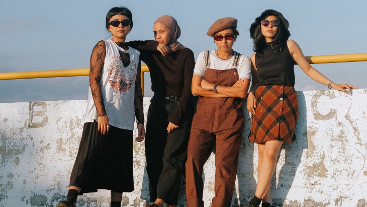 Mendekati Album, The Dare Lepas 'Strangestreetfellows'