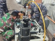 KRI Temukan Dugaan Titik Kotak Hitam SJ-182, Kopaska Sampai Denjaka Terjun ke Laut 