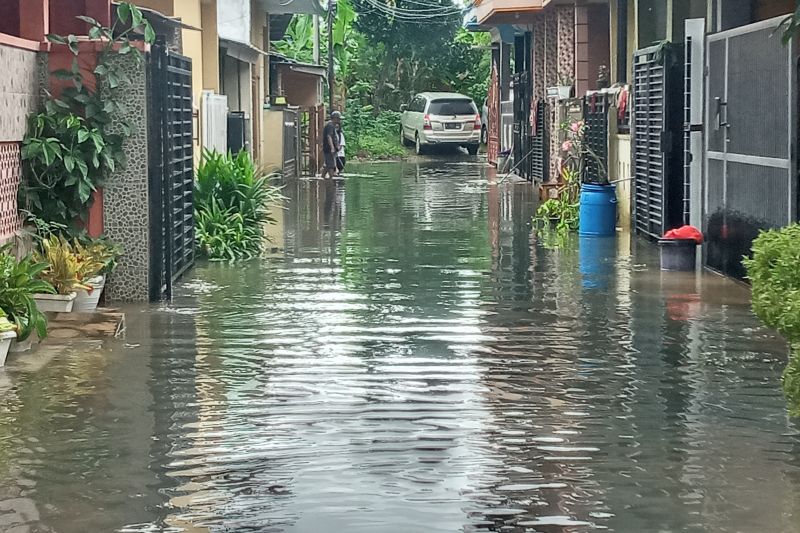 Kota Serang Terendam Banjir, 2 Orang Meninggal