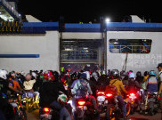 Puncak Arus Mudik Pemudik Motor di Pelabuhan Ciwandan Banten pada H-2 Lebaran