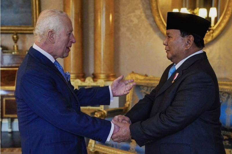 Unggahan Prabowo Dengan Raja Charles III Tuai Pujian Warganet Atas Kiprah Presiden