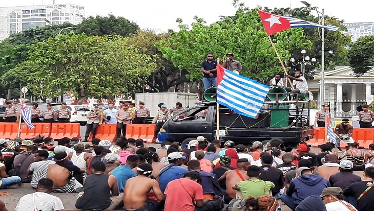 Aksi Mahasiswa Papua Bawa Bendera Bintang Kejora Masuk Pidana Makar