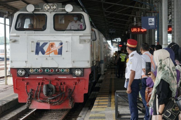 Jalur Tertutup Longsor, Perjalanan Kereta Api Bogor -Sukabumi Dibatalkan Hari ini