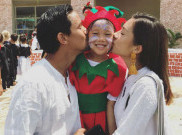 Momen Kebahagiaan Keluarga Irfan Bachdim Rayakan Natal