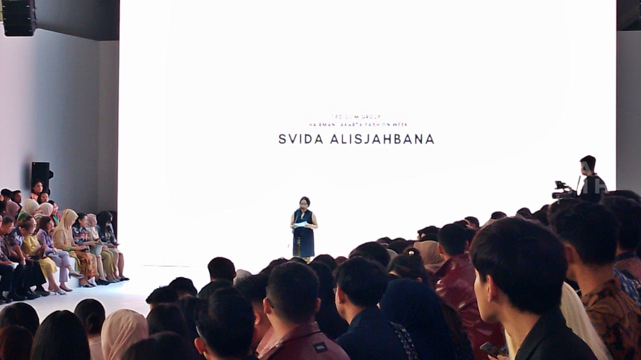 Jakarta Fashion Week 2025 Resmi Dibuka dengan Tajuk 'Future Fusion: Tradition Meet Innovation'