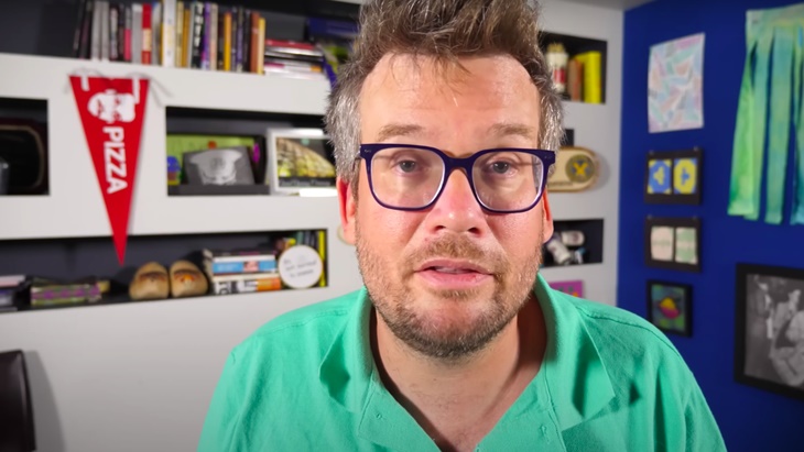 John Green Kritik Perpustakaan Umum karena Hapus Novelnya dari Kategori Dewasa Muda