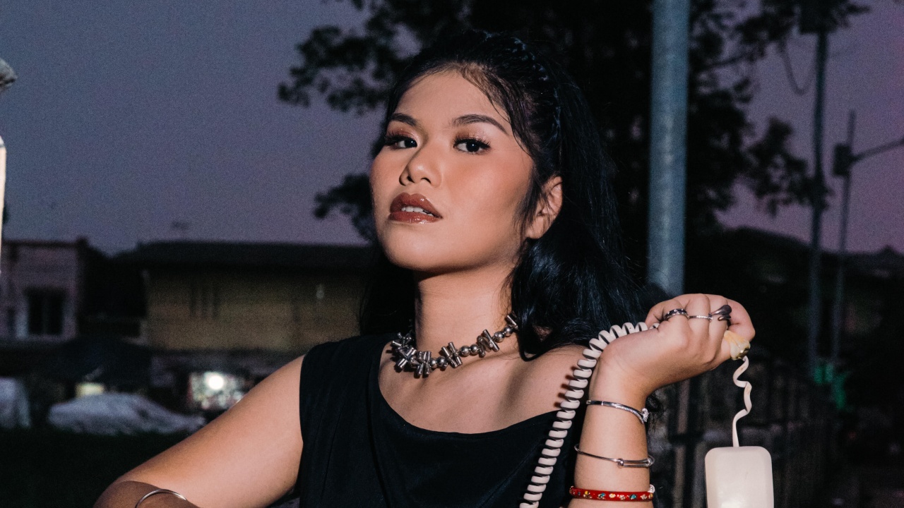 Bikin Senyum Sendiri, Jebung Tumpahkan Rasa Frustrasi dalam 'Jawab Aku'