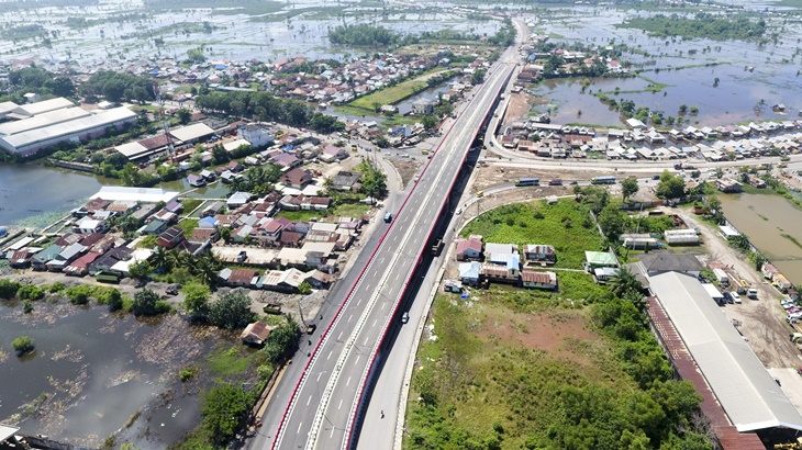 Jalan sebagai penghubung destinasi wisata